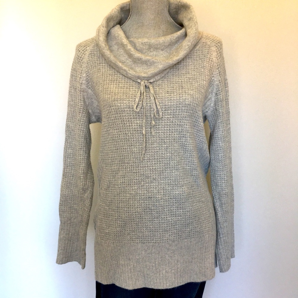 LOFT Waffleknit Cowl Neck Tunic Sweater, size Medium❤️